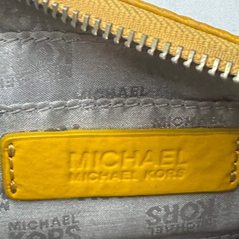 Michael Kors mustard Yellow Leather Wristlet Clutch zippers and pockets y2K - Picture 6 of 9